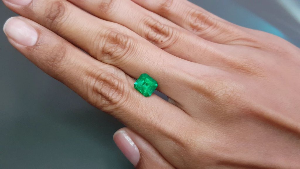 Rare Muzo green emerald from Colombia in emerald cut 2.03 ct Image №2