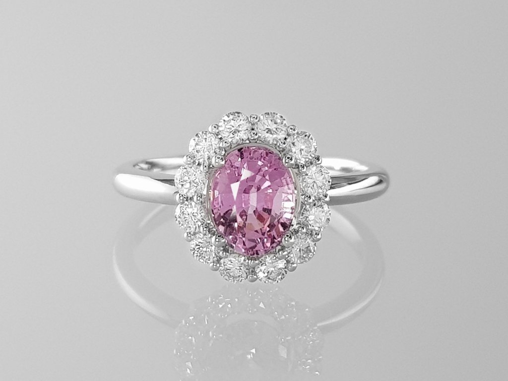 Ring with natural pink sapphire 1.35 ct and diamonds in 18K white gold Image №1