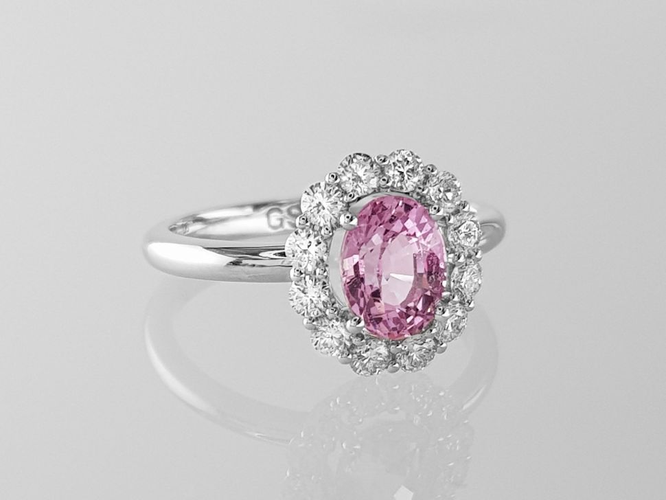 Ring with natural pink sapphire 1.35 ct and diamonds in 18K white gold Image №3