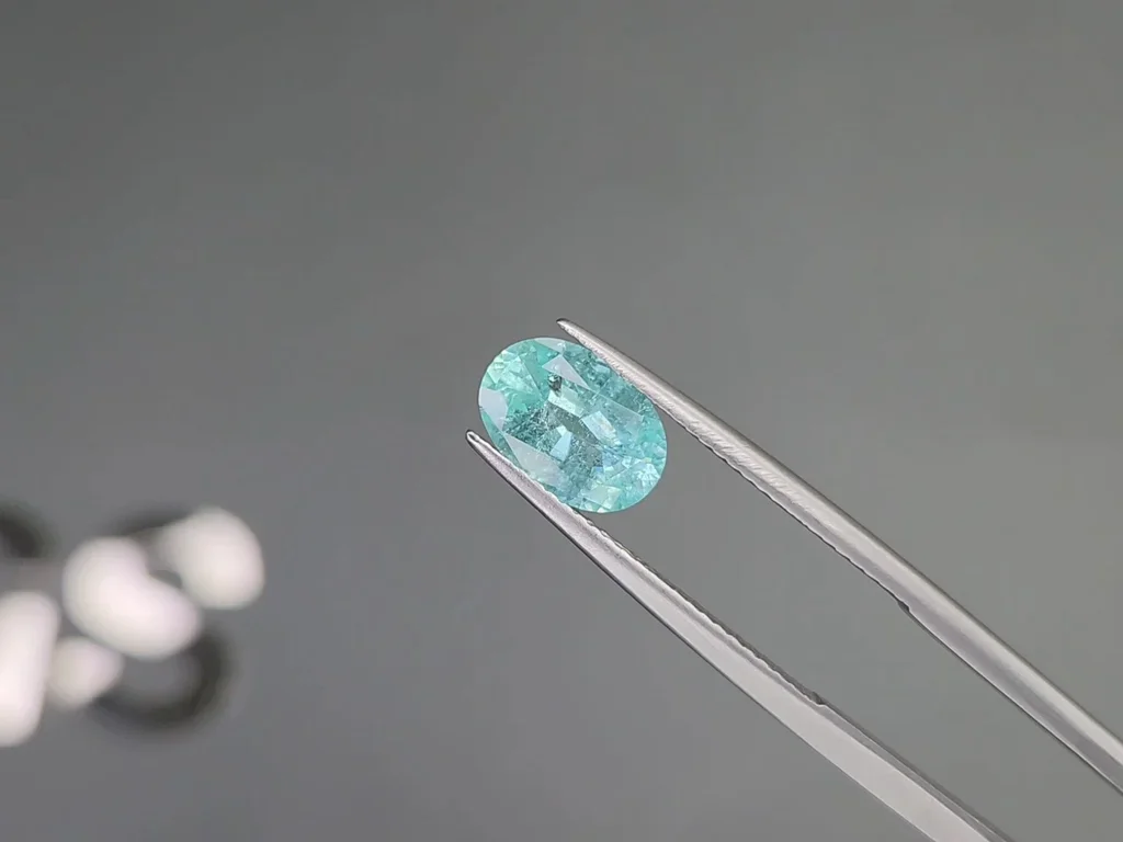 Tourmaline Paraiba bleu fluo, taille ovale, 1,52 carats, Mozambique Image №3