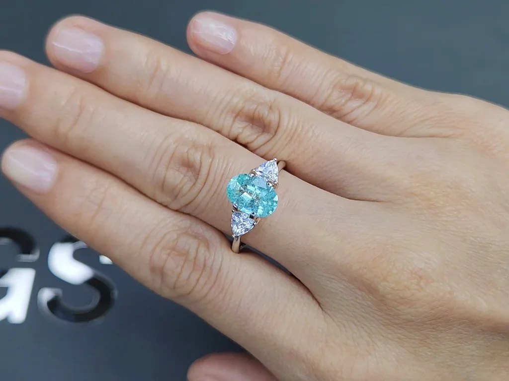 Tourmaline Paraiba bleu fluo, taille ovale, 1,52 carats, Mozambique Image №5