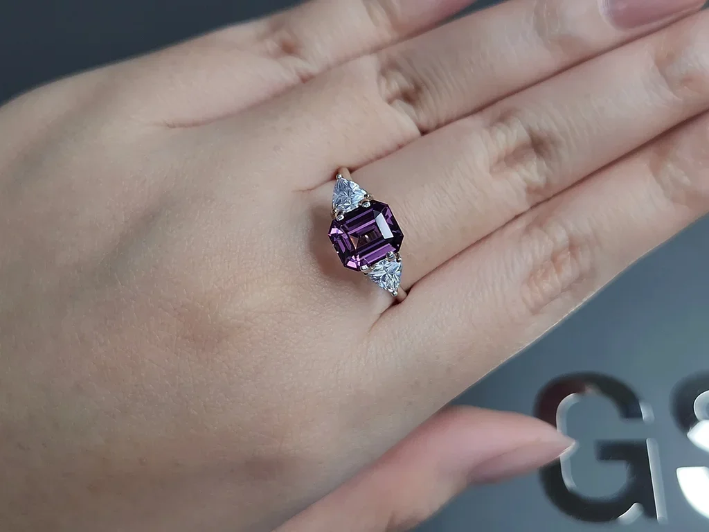 Purple spinel in octagon cut 2.64 carats, Tanzania Image №5