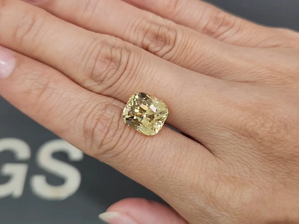 Circón amarillo de talla cojín de 10,11 quilates, Tanzania Image №2