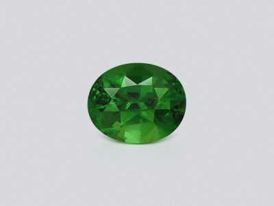 Grüner tsavorit im ovalschliff 1,50 carats, Tansania  photo
