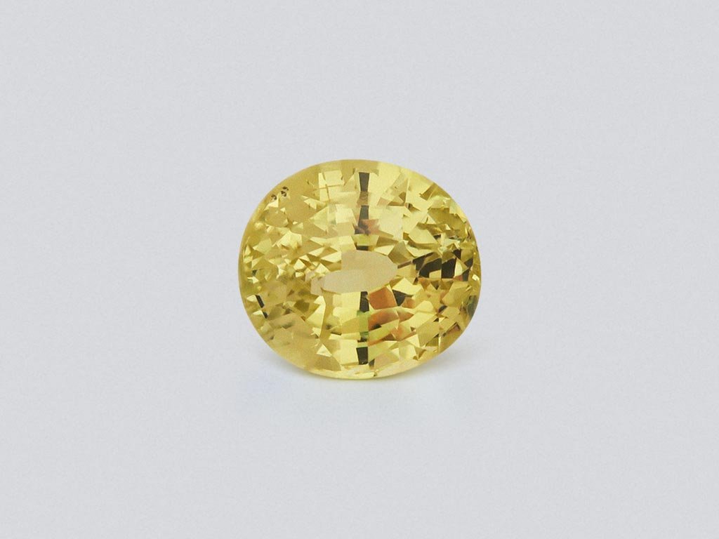 Yellow chrysoberyl oval cut 2.01 carats, Madagascar Image №1