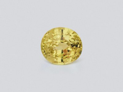 Yellow chrysoberyl oval cut 2.01 carats, Madagascar photo