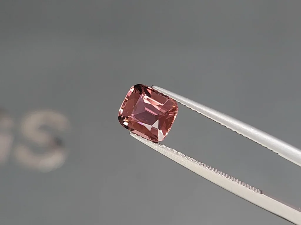 Pink tourmaline cushion cut 2.05 carats, Africa Image №3