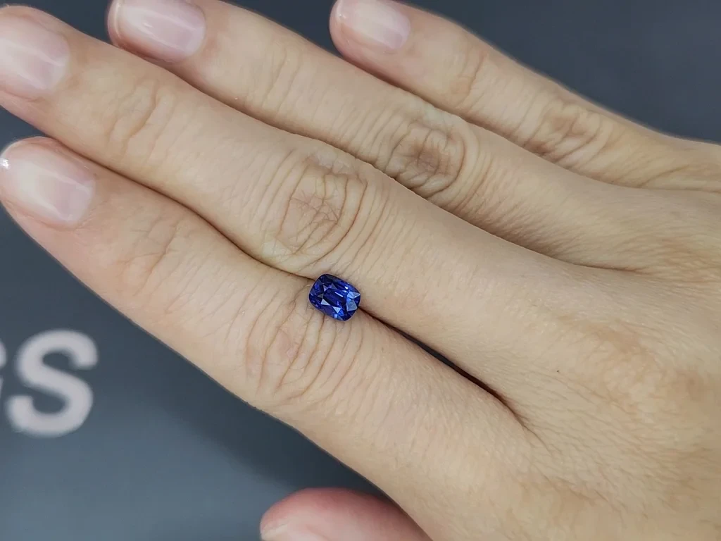 Sapphire Royal Blue cushion cut 1.04 carats, Sri Lanka  Image №2