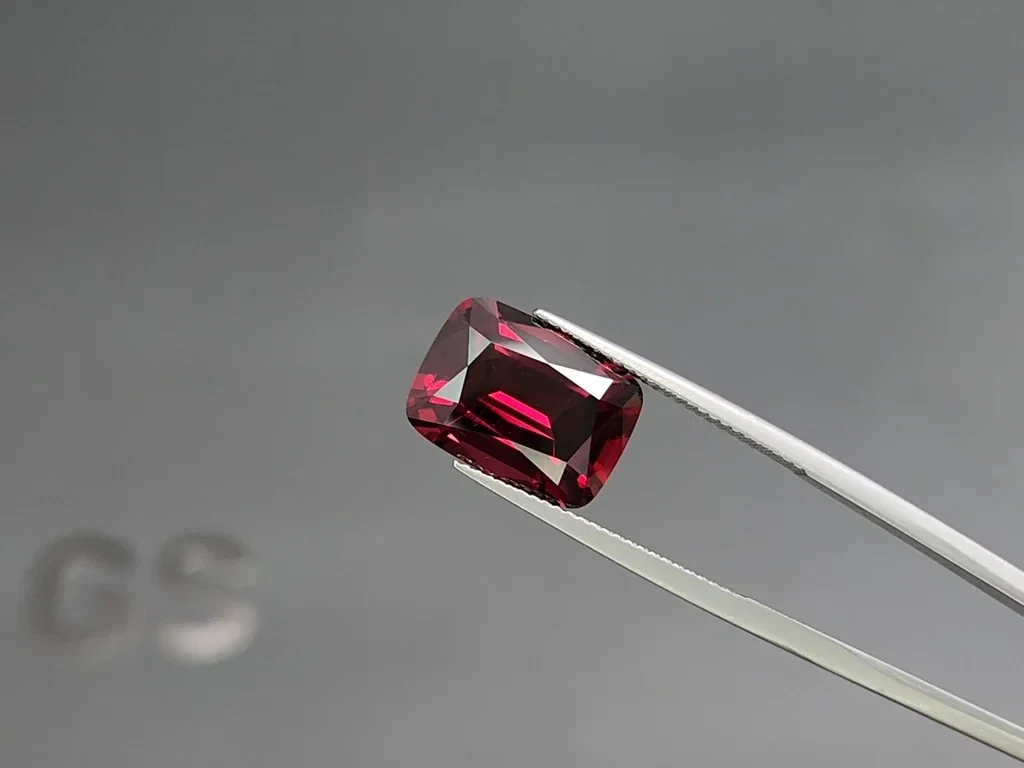 Garnet rhodolite cushion cut 9.82 carats,Madagascar Image №3