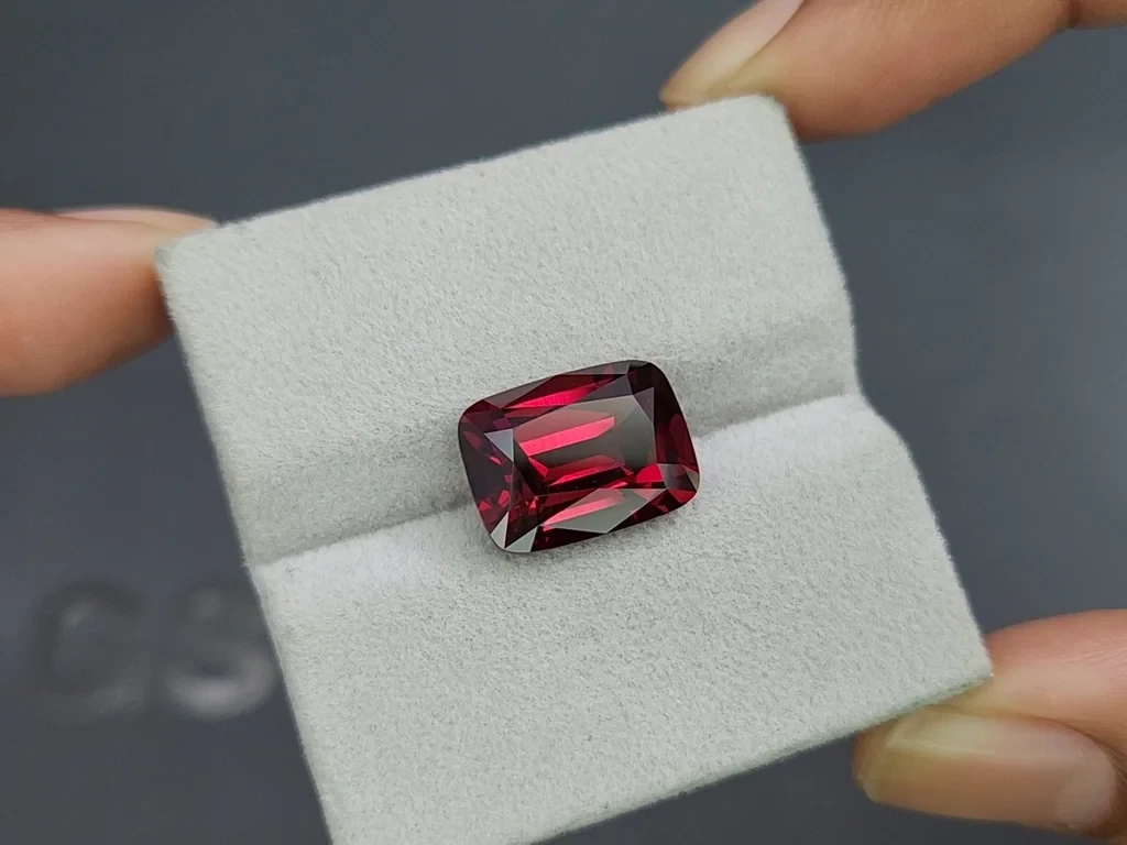 Garnet rhodolite cushion cut 9.82 carats,Madagascar Image №4