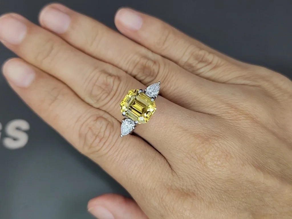 Saphir Golden Yellow non chauffé taille octogonale 5,54 carats, Sri Lanka Image №3