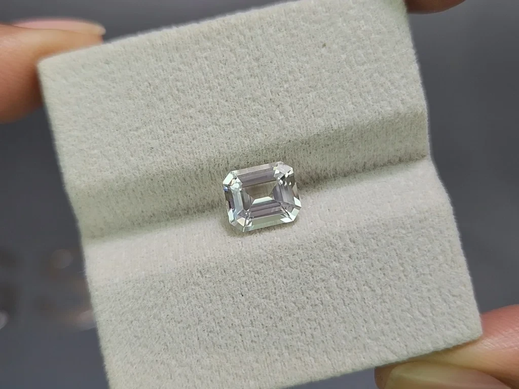 Kunzite octagon cut 1.90 carats, Pakistan Image №4