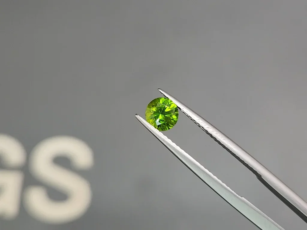 Ural-Demantoid 0,66 Karat Image №3