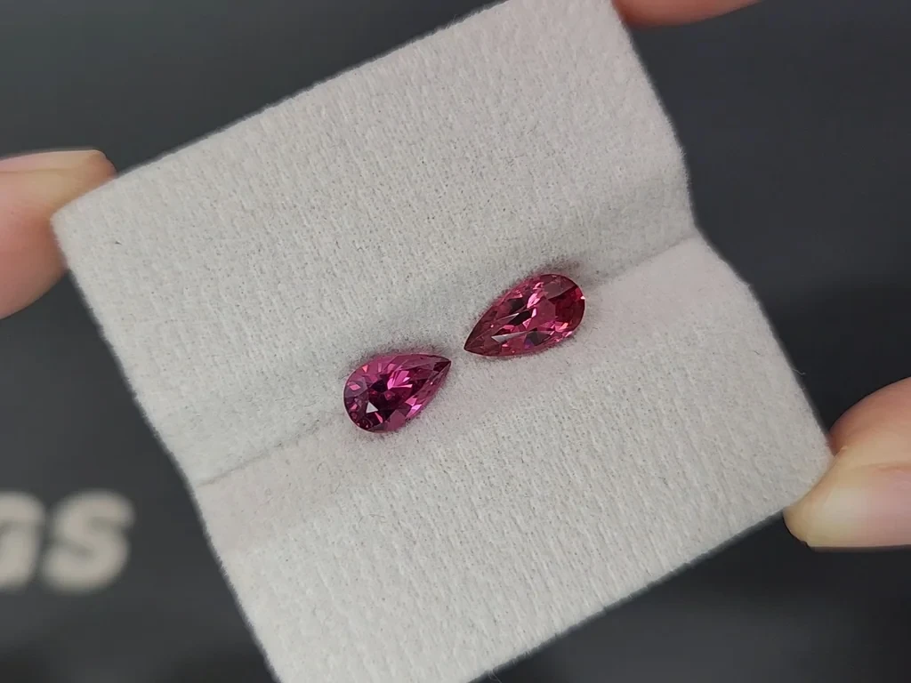 Paar rot-rosa spinell Mahenge im birnenschliff 2,28 karat, Tansania Image №4