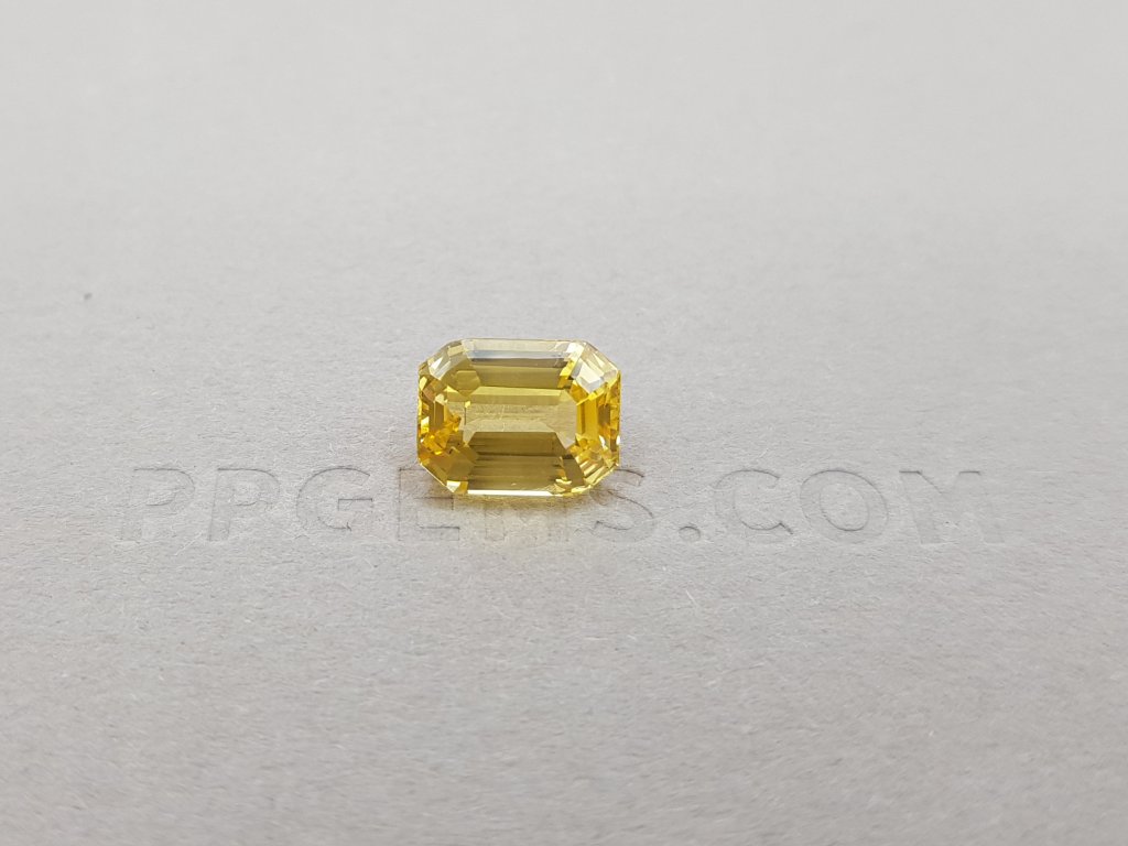 Saturated yellow unheated sapphire, octagon cut, 4.12 ct, Sri Lanka Image №1