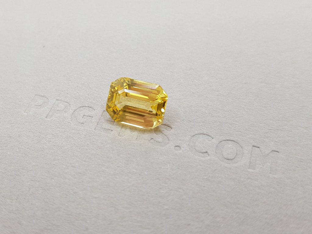 Saturated yellow unheated sapphire, octagon cut, 4.12 ct, Sri Lanka Image №2