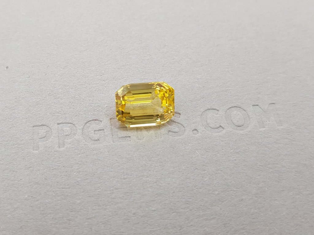 Saturated yellow unheated sapphire, octagon cut, 4.12 ct, Sri Lanka Image №3