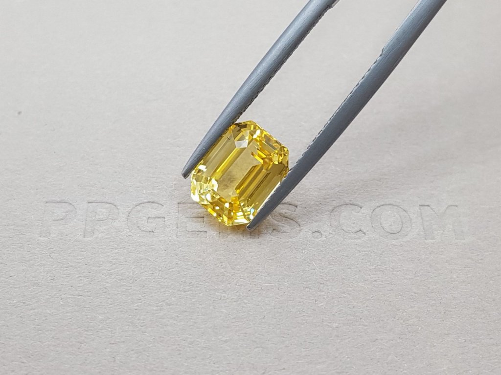 Saturated yellow unheated sapphire, octagon cut, 4.12 ct, Sri Lanka Image №4