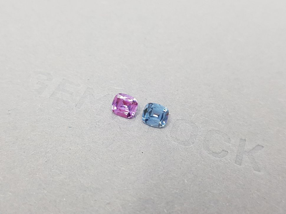 Contrasting pair of unheated sapphires 1.10 ct, Madagascar Image №3