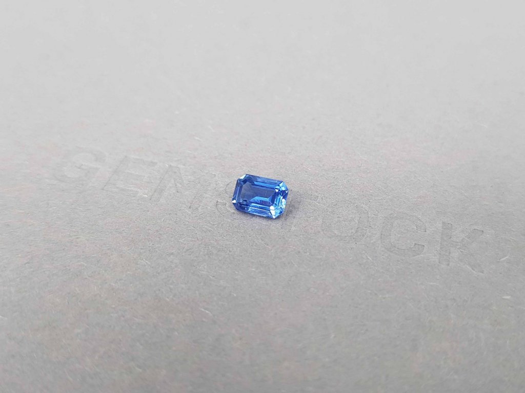 Unheated cornflower blue sapphire in octagon cut 0.80 ct, Sri Lanka Image №3