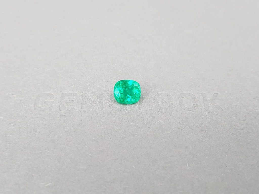 Vivid Green colombian emerald in cushion cut 1.48 ct Image №1