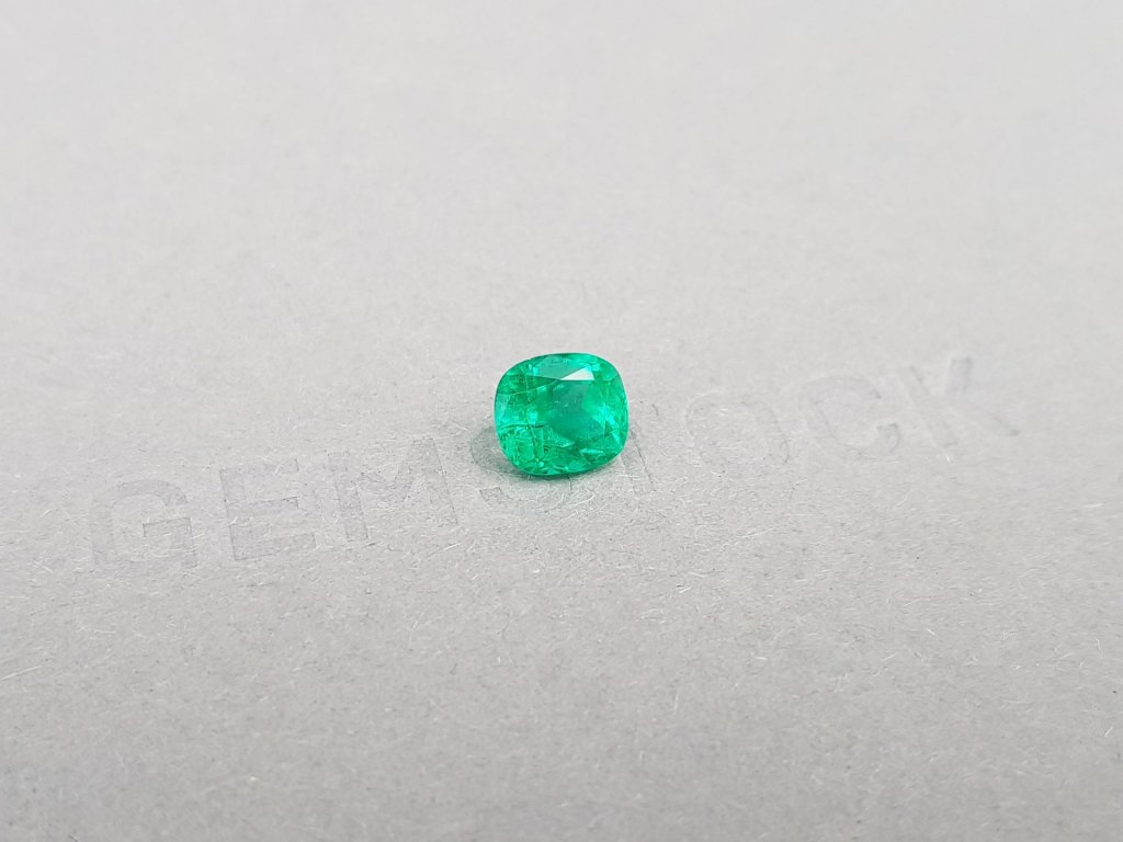 Vivid Green colombian emerald in cushion cut 1.48 ct Image №2