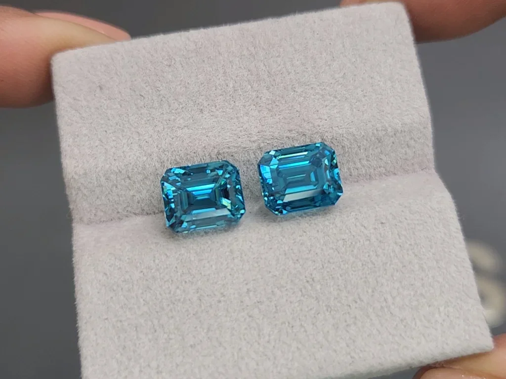 Par de circonitas azul profundo talla octogonal de 10,66 ct, Camboya Image №4