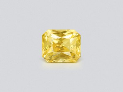 Untreated yellow sapphire in radiant cut 26.29 carats, Sri Lanka photo