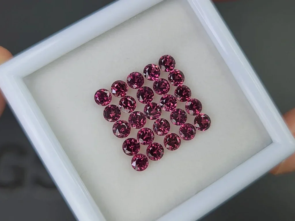 Lot Rhodolith-granat kreisschliff 4,27 karat, Tansania  Image №2