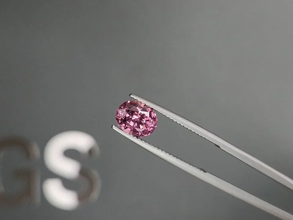 Spinelle violet taille ovale 2,56 carats, Tanzanie Image №3