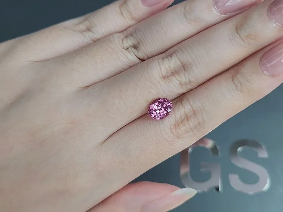 Spinelle violet taille ovale 2,56 carats, Tanzanie Image №2