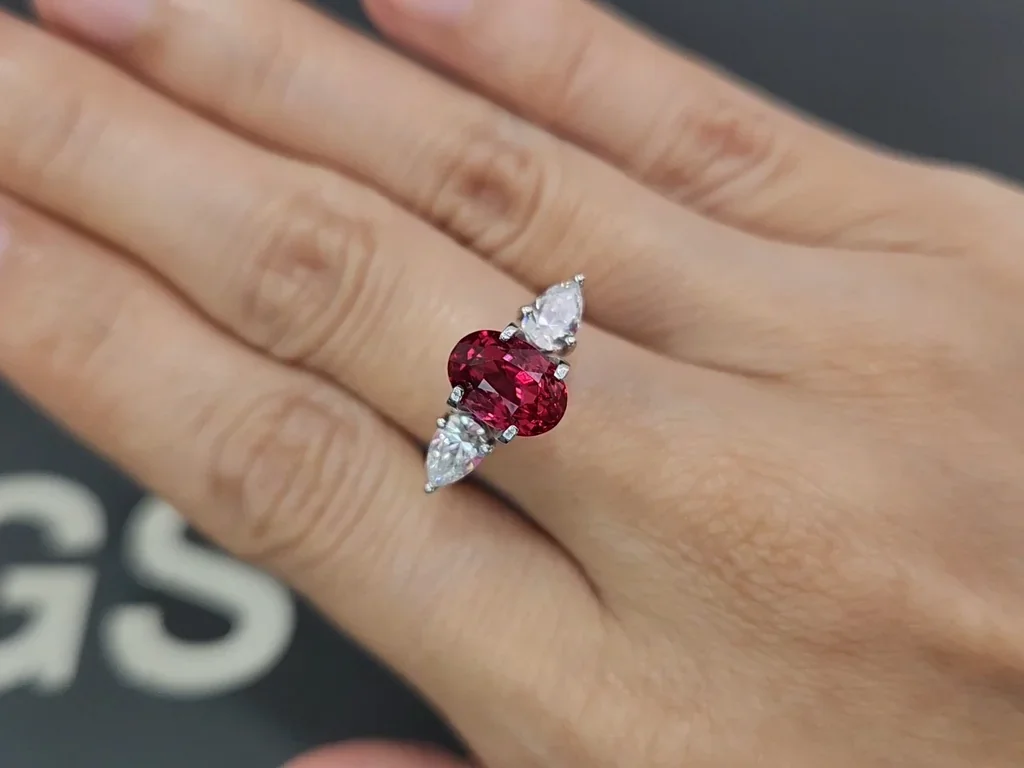 Spinel Mahenge Vibrant pink red oval cut 3.02 carats, Tanzania Image №5