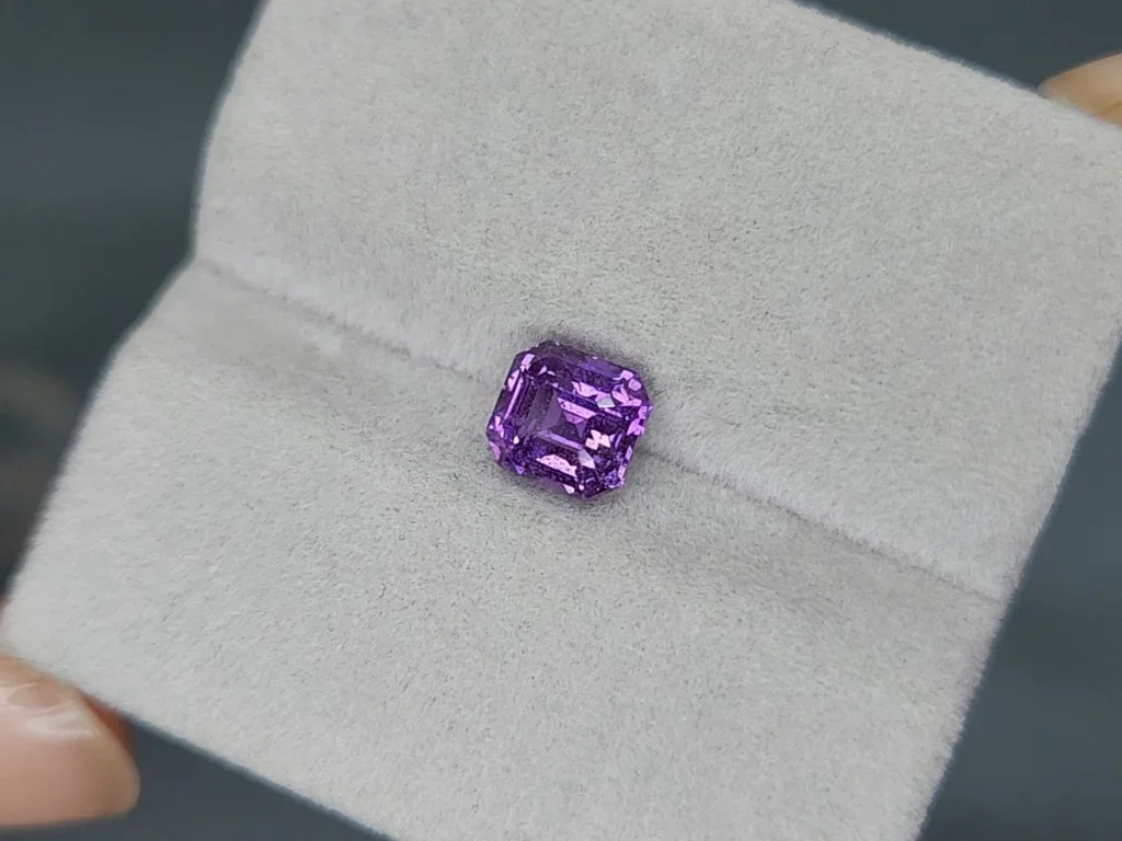 Unheated purple sapphire octagon cut 2.12 carats, Sri Lanka Image №4