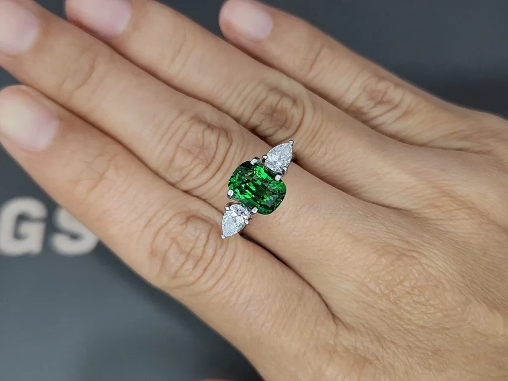 Grenat tsavorite taille coussin, 3,04 carats, Afrique Image №5