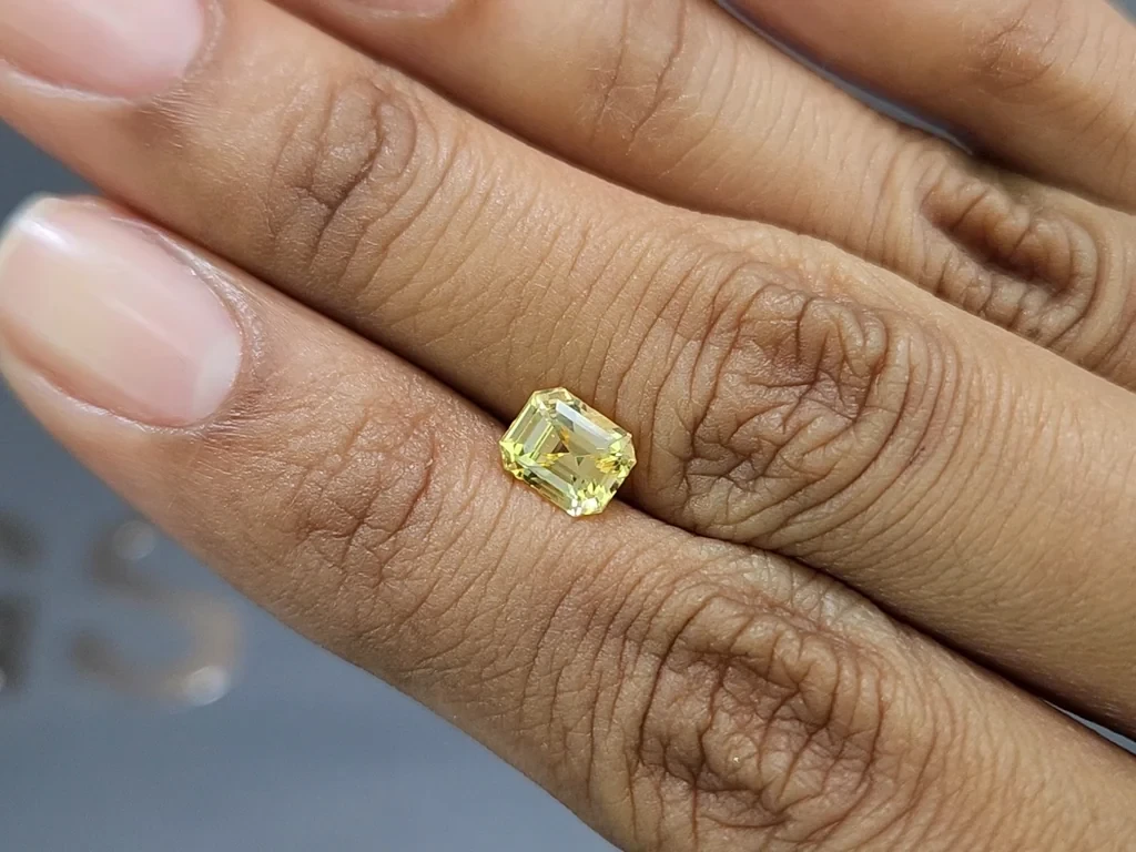 Unbehandelter gelber saphir im oktagon schliff 1,51 karat, Sri Lanka Image №2