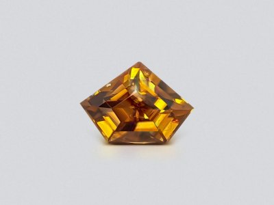 Intense brown zircon from Tanzania 5.07 ct photo