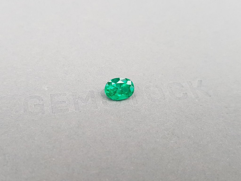 Muzo Green emerald oval cut 1.09 carats, Colombia Image №2