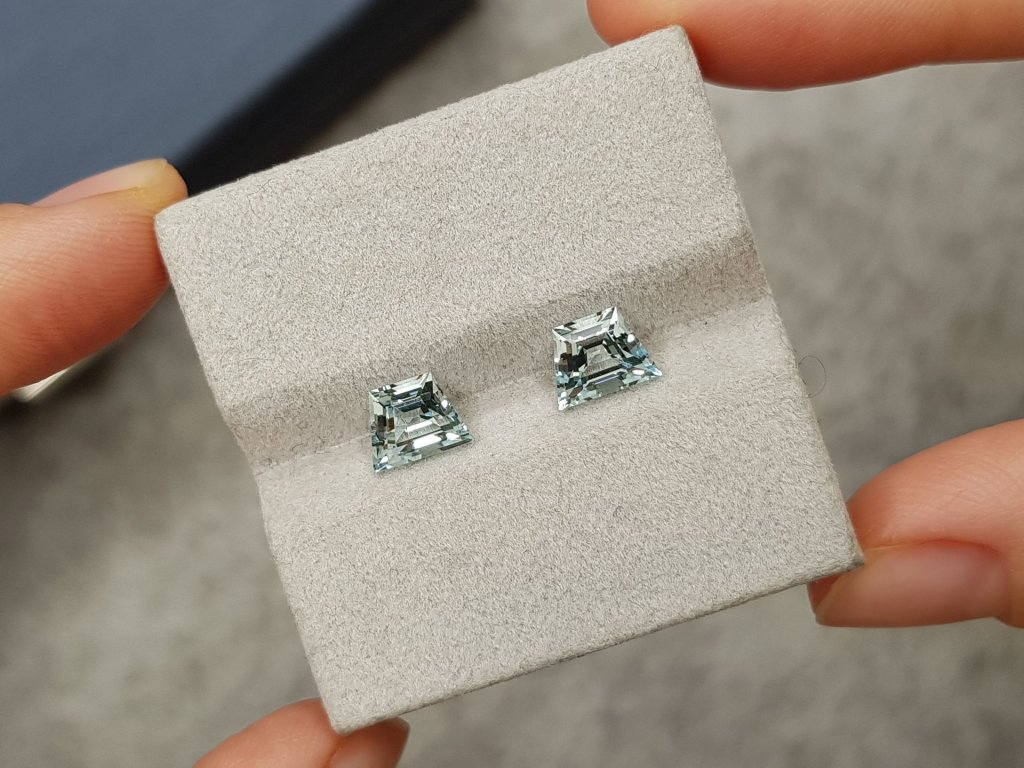 Pair of trapezoid cut aquamarines 2.25 carats, Africa Image №4