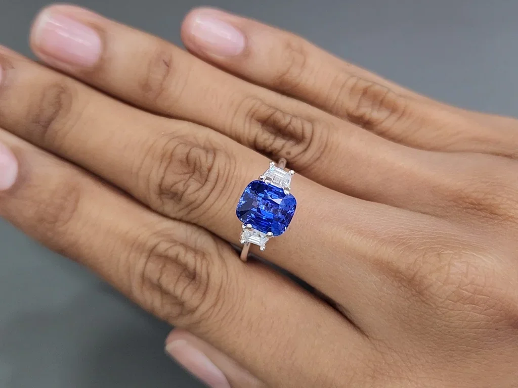 Saphir bleu taille coussin bleu royal 4,00 carats, Sri Lanka Image №5