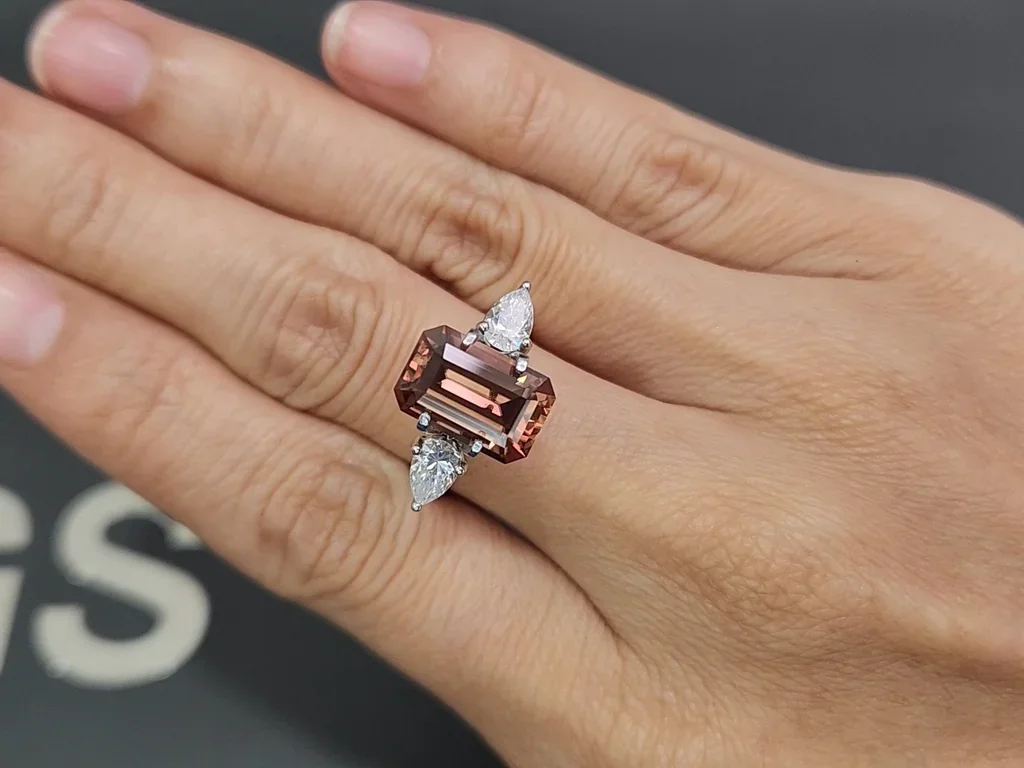 Circón marrón de corte octogonal 6,52 carats, de Tanzania  Image №5