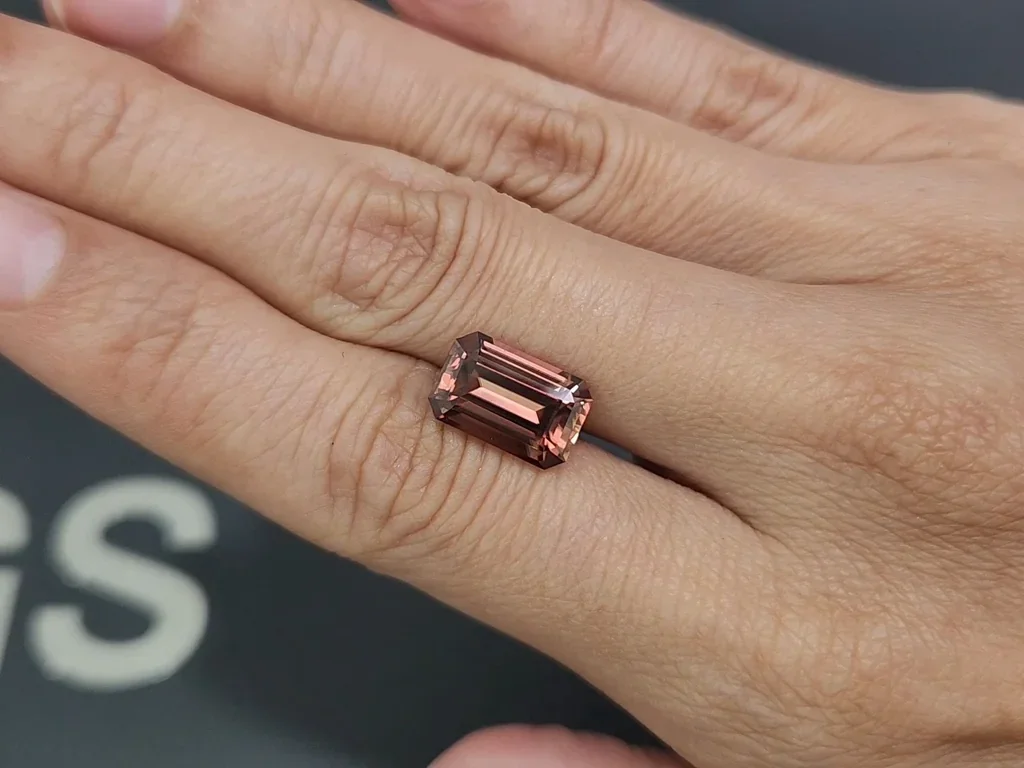 Circón marrón de corte octogonal 6,52 carats, de Tanzania  Image №2