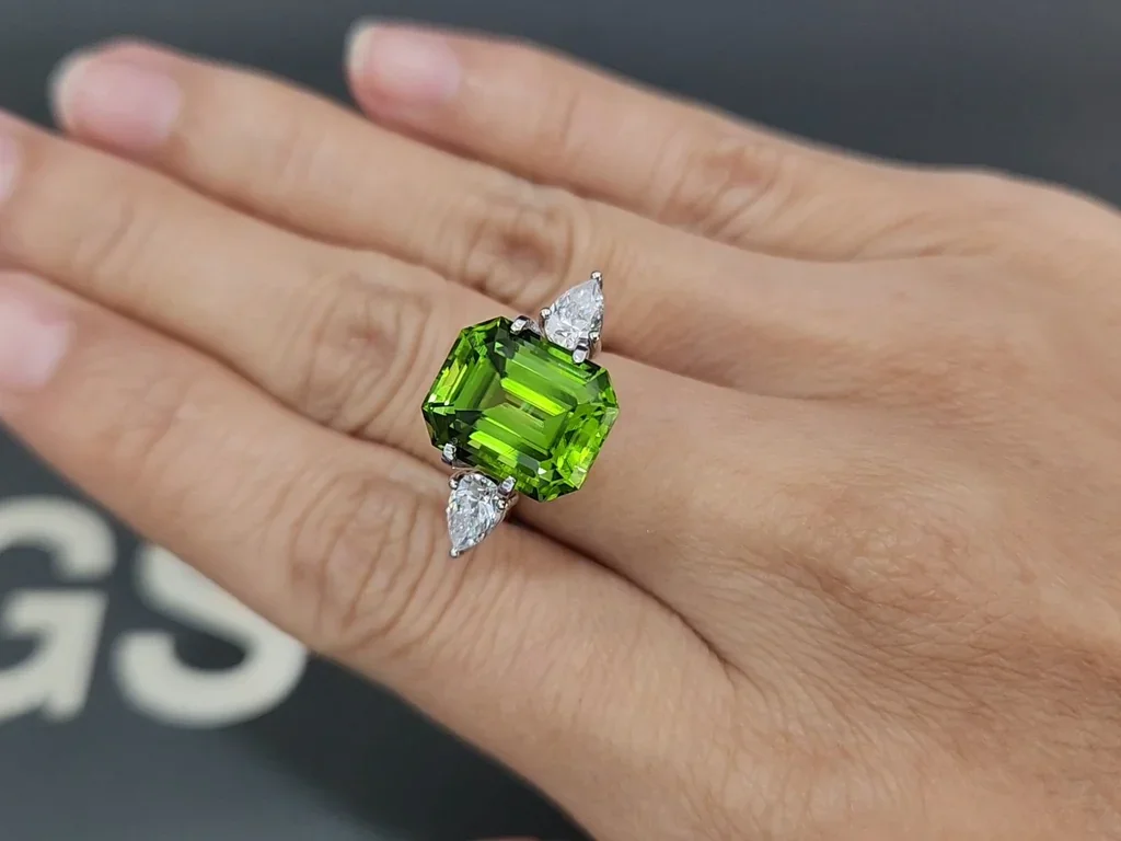 Péridot jaune vert taille octogonale 8,00 ct Pakistan  Image №5