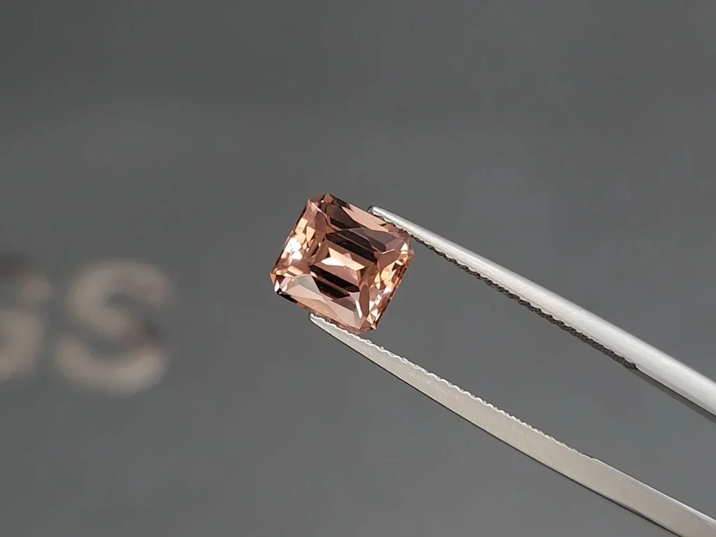 Rosa turmalin im radiantschliff 2,60 karats, Afrika Image №3