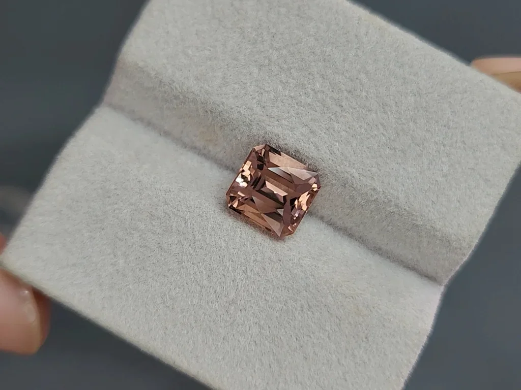 Rosa turmalin im radiantschliff 2,60 karats, Afrika Image №4