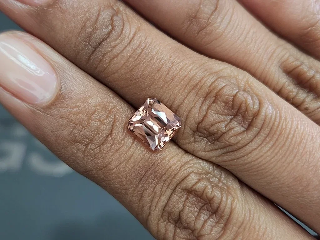 Rosa turmalin im radiantschliff 2,60 karats, Afrika Image №2