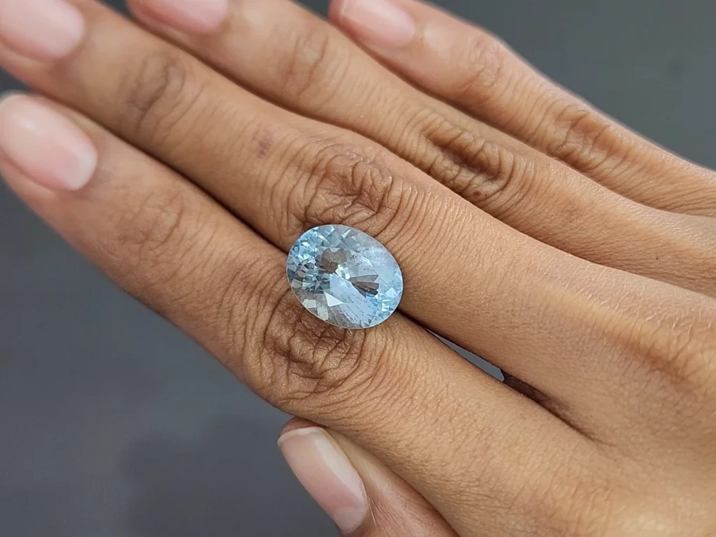 Aigue-marine ovale de 7,03 carats, Madagascar Image №2