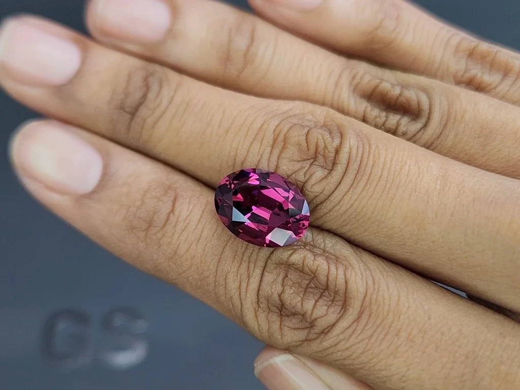 Rhodolite garnet oval cut 8.05 carats, Madagascar Image №2