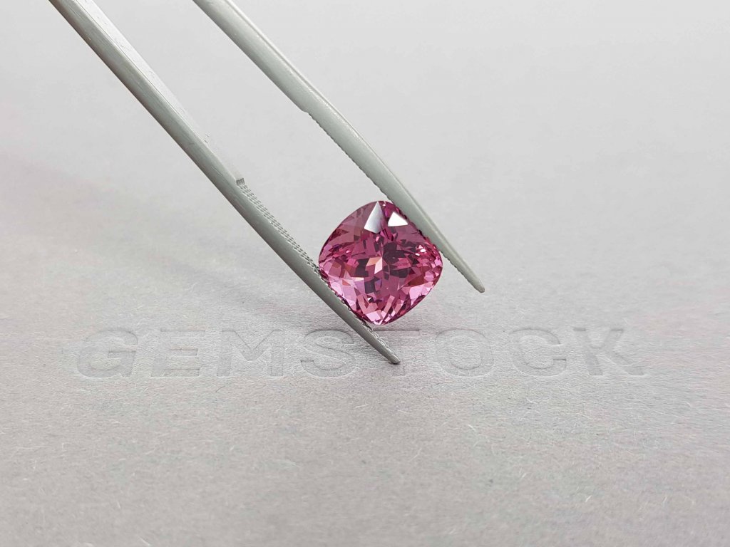 Pink Burmese spinel cushion cut 5.50 carats Image №2