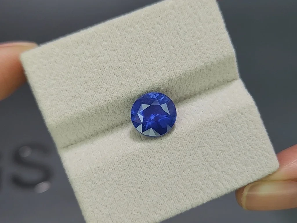 Unheated sapphire Cornflower Blue oval cut 4.08 carats, Sri Lanka Image №4
