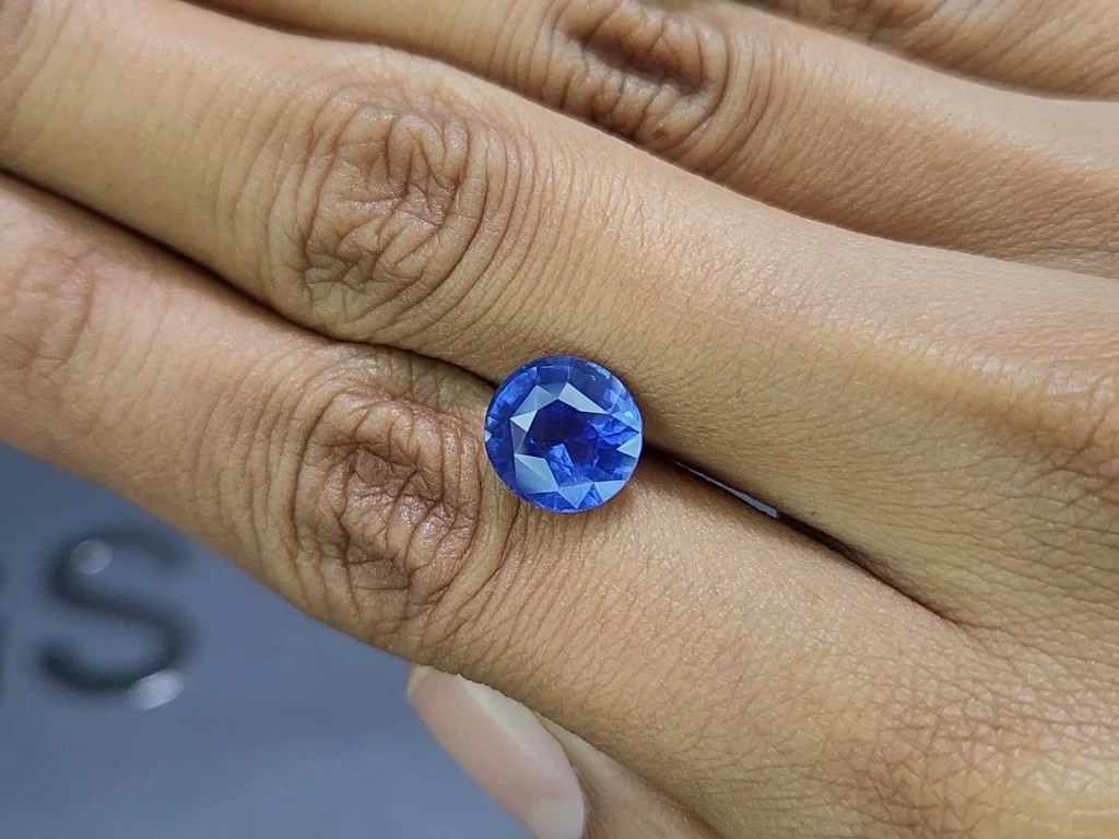 Unheated sapphire Cornflower Blue oval cut 4.08 carats, Sri Lanka Image №2